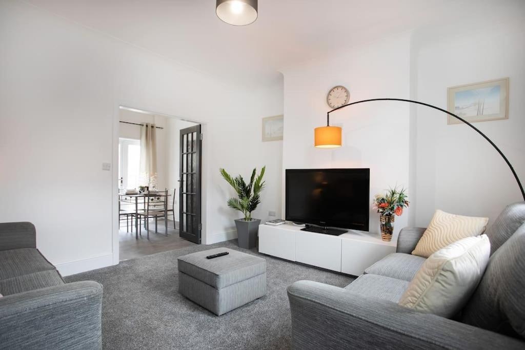 Вилла Cudworth House, Barnsley For Contractors & Families, Free Parking, High Speed Wifi Etc Экстерьер фото
