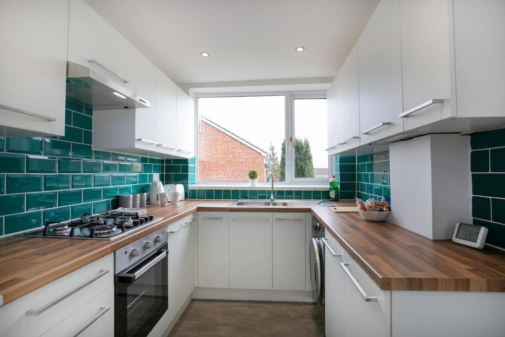 Вилла Cudworth House, Barnsley For Contractors & Families, Free Parking, High Speed Wifi Etc Экстерьер фото